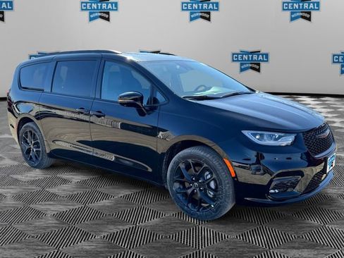 New 2026 Chrysler Pacifica Select w/ S Appearance Package AWD/4WD image 6