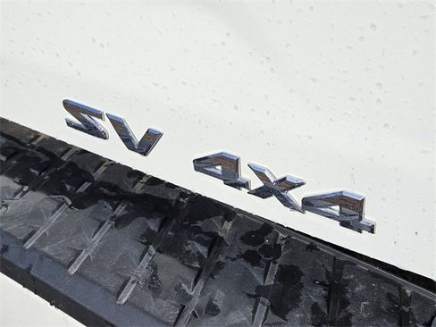 Used 2023 Nissan Titan SV image 13