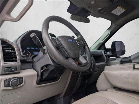 Used 2022 Ford F350 XL w/ Power Equipment Group image 9