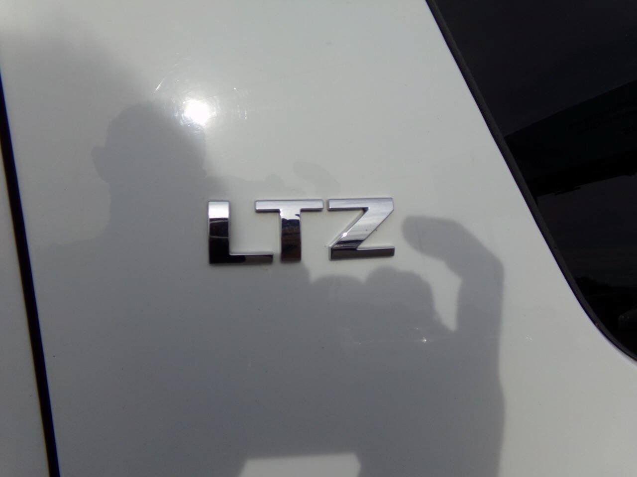 Used 2007 Chevrolet Suburban LTZ w/ LTZ Preferred Equipment Group AWD/4WD image 10
