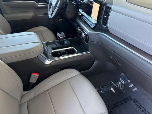 Used 2025 GMC Sierra 1500 SLT w/ SLT Premium Plus Package AWD/4WD image 19