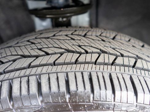 Used 2026 GMC Acadia Elevation w/ Elevation Premium Package image 40