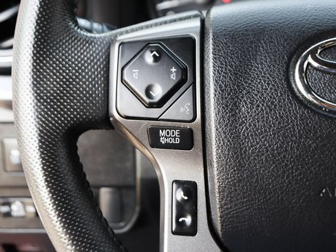 Used 2023 Toyota Tacoma TRD Off-Road w/ Advanced Technology Package AWD/4WD image 20