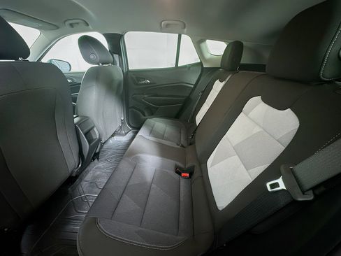 Used 2024 Chevrolet Trax LS w/ LS Convenience Package image 26