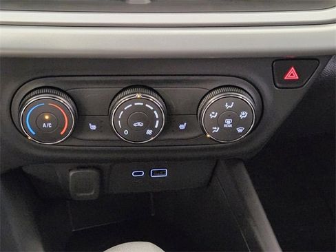 New 2026 Chevrolet Trax RS w/ Sunroof Package image 18