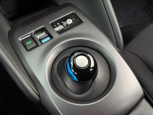 Used 2023 Nissan Leaf S image 26