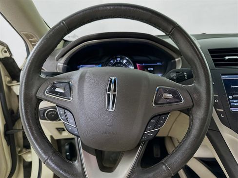 Used 2016 Lincoln MKZ Hybrid image 18