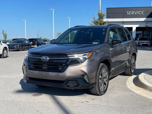 Used 2025 Subaru Forester Touring AWD/4WD image 3
