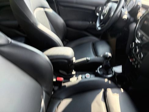 Used 2016 MINI Cooper 4-Door Hardtop FWD image 8
