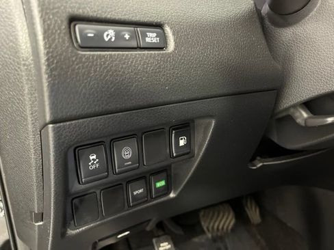 Used 2020 Nissan Rogue S w/ Special Edition Package FWD image 32