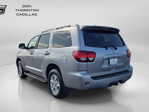 Used 2019 Toyota Sequoia SR5 AWD/4WD image 3