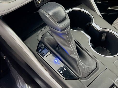 Certified 2023 Toyota Highlander L image 16