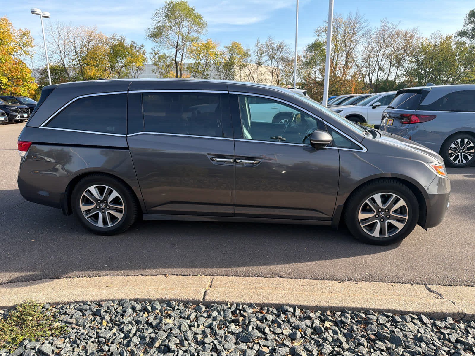 Used 2015 Honda Odyssey Touring image 4