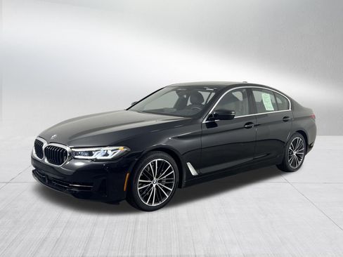 Certified 2023 BMW 530i xDrive w/ Premium Package AWD/4WD image 3
