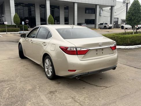 Used 2014 Lexus ES 350 w/ Premium Package FWD image 7