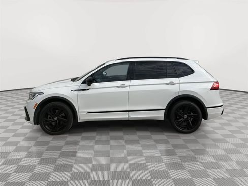 Used 2023 Volkswagen Tiguan SE R-Line FWD image 7