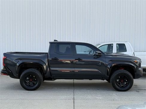 Used 2025 Toyota Tacoma TRD Pro image 3