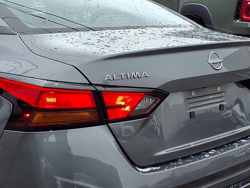 Used 2024 Nissan Altima 2.5 SV image 21
