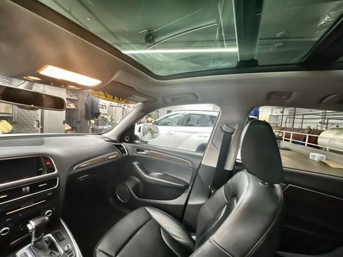 Used 2017 Audi Q5 2.0T Premium Plus w/ Technology Package image 12