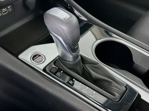 Used 2024 Nissan Altima 2.5 SV image 23