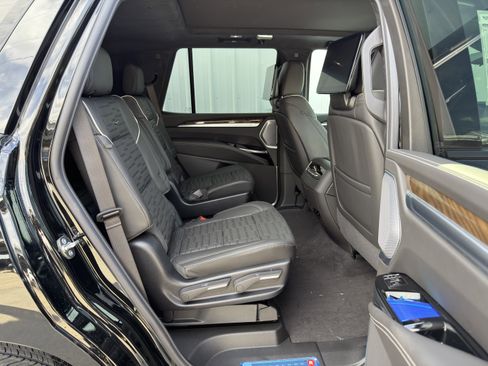 New 2026 Cadillac Escalade Platinum Sport AWD/4WD image 23