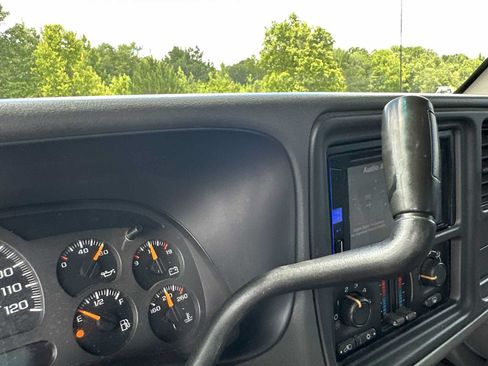 Used 2006 Chevrolet Avalanche LS RWD image 40
