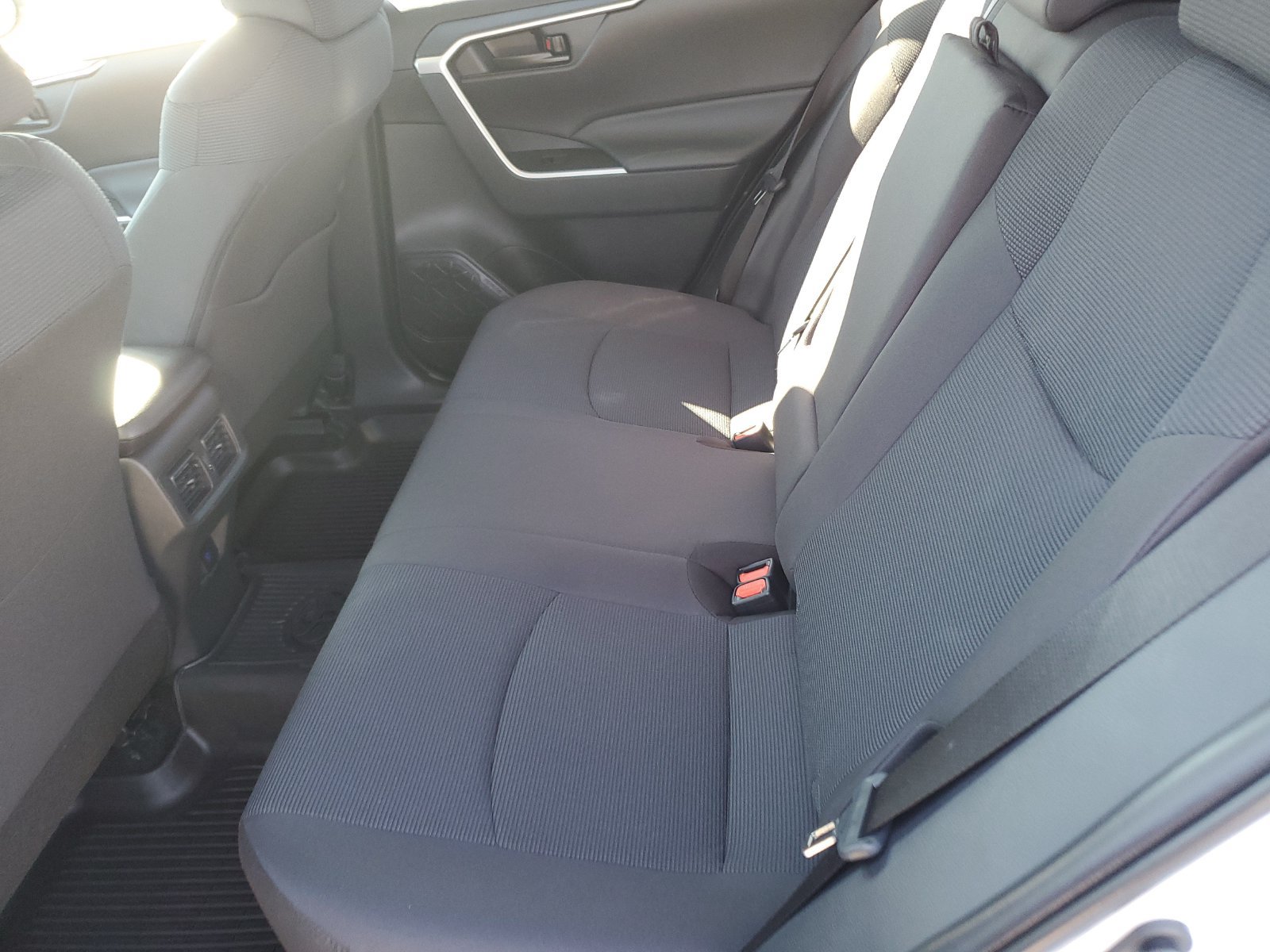 Used 2025 Toyota RAV4 LE AWD/4WD image 13