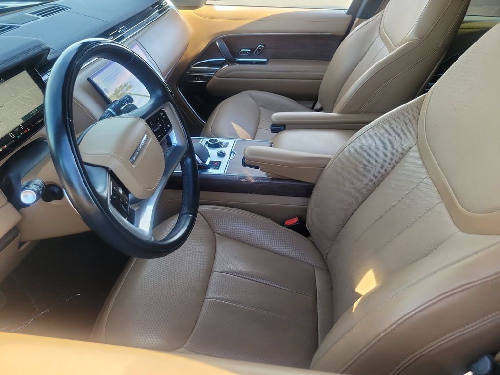 Used 2023 Land Rover Range Rover SE AWD/4WD image 3