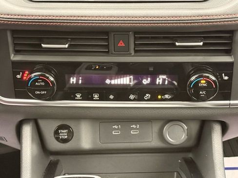 Certified 2025 Nissan Rogue SV image 29