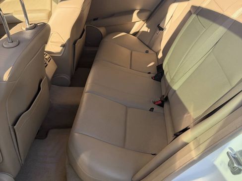 Used 2013 Mercedes-Benz C 250 Sedan image 12