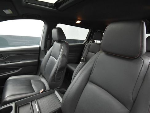 Used 2023 Honda Odyssey Sport image 14