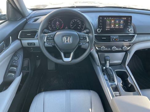 Used 2018 Honda Accord EX image 2