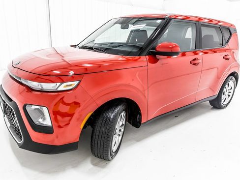 Used 2021 Kia Soul LX FWD image 3