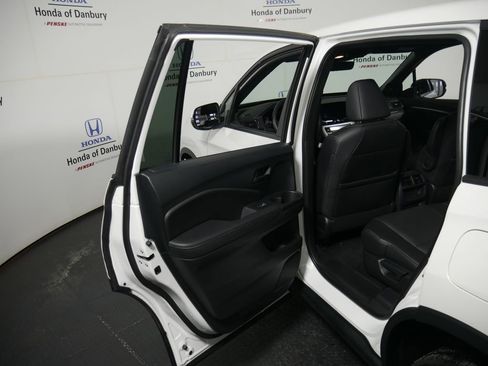 Used 2023 Honda Passport EX-L image 9