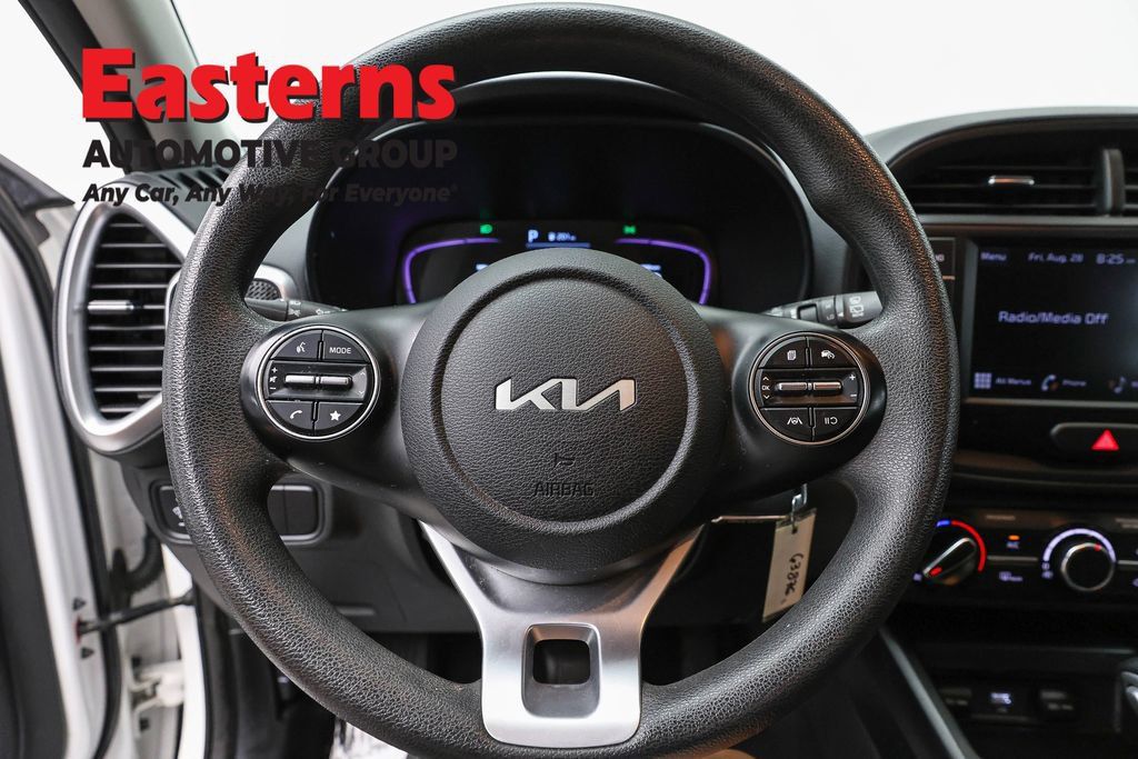 Used 2024 Kia Soul LX w/ Option Group 015 FWD image 10