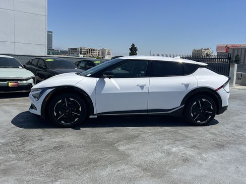 Used 2025 Kia EV6 Wind RWD image 3