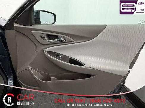 Used 2021 Chevrolet Malibu LT image 38