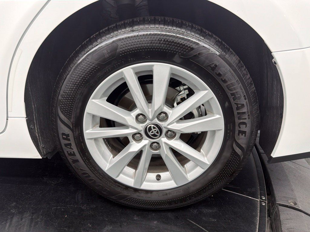 Used 2026 Toyota Camry LE FWD image 16