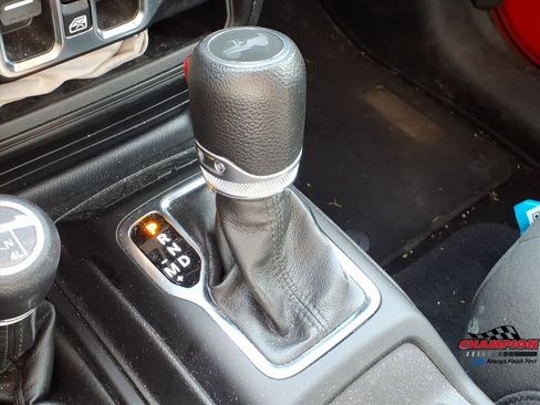 Used 2023 Jeep Wrangler Sport S image 31