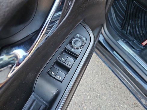 Used 2023 GMC Acadia SLT image 10