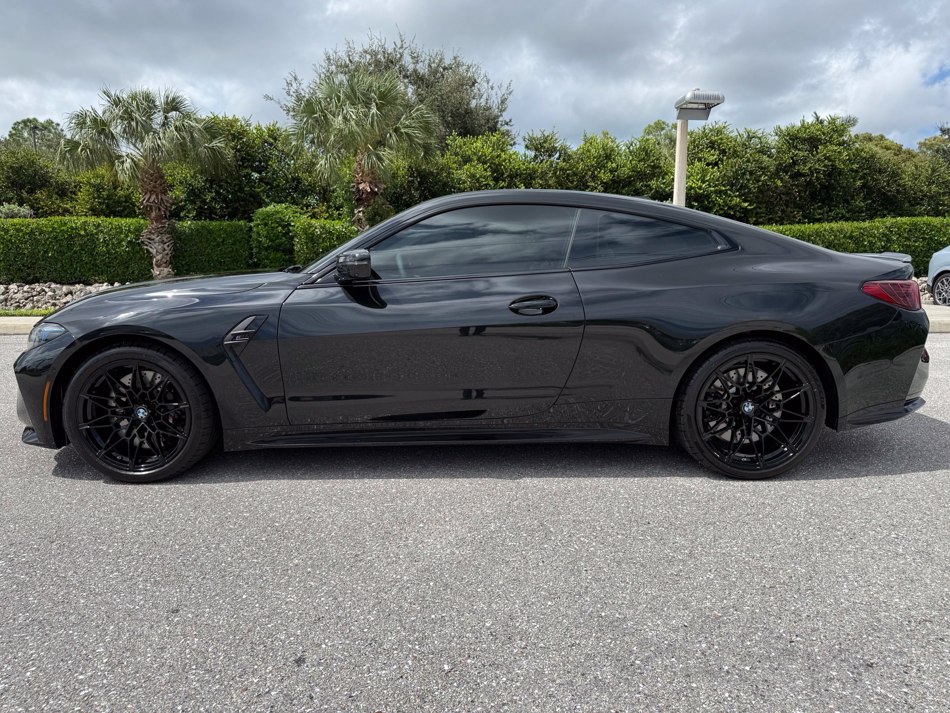 Used 2027 BMW M4 Competition RWD image 2