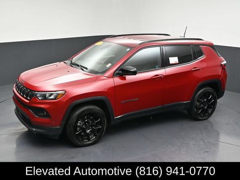 Used 2025 Jeep Compass Latitude w/ Altitude Special Edition AWD/4WD image 26
