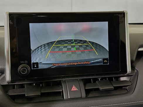 Used 2024 Toyota RAV4 XLE FWD image 25