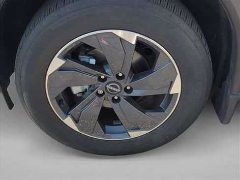 Used 2025 Nissan Rogue SV FWD image 23