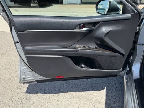 Used 2021 Toyota Camry SE FWD image 10