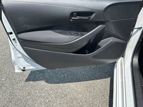 Used 2025 Toyota Corolla LE FWD image 10