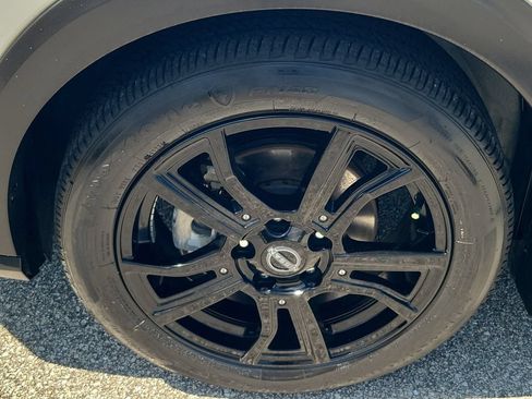 Used 2024 Nissan Kicks SR w/ SR Premium Package FWD image 7