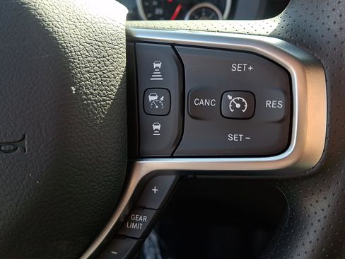 New 2026 RAM 1500 Express AWD/4WD image 19