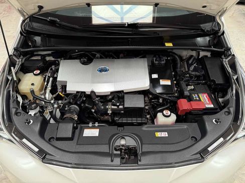 Used 2017 Toyota Prius Four Touring w/ Premium Convenience Package FWD image 33