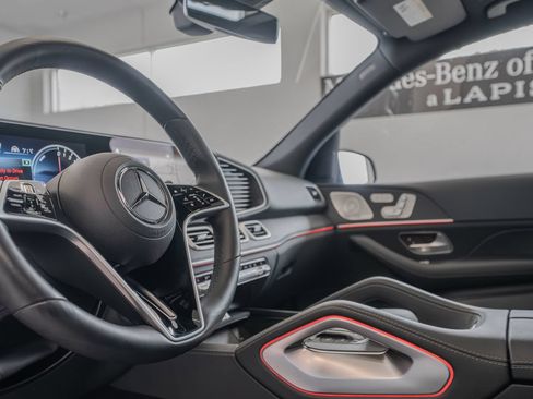 Used 2025 Mercedes-Benz GLE 450e 4MATIC image 7
